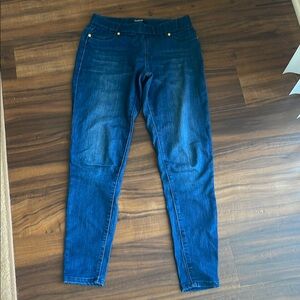 Bebe  Women's pull on Jeans